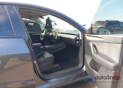 2023 Tesla Model Y Awd/Long Range Dual Motor All-Wheel Drive из США, поврежденный, VIN 7SAYGDEE5PF777248